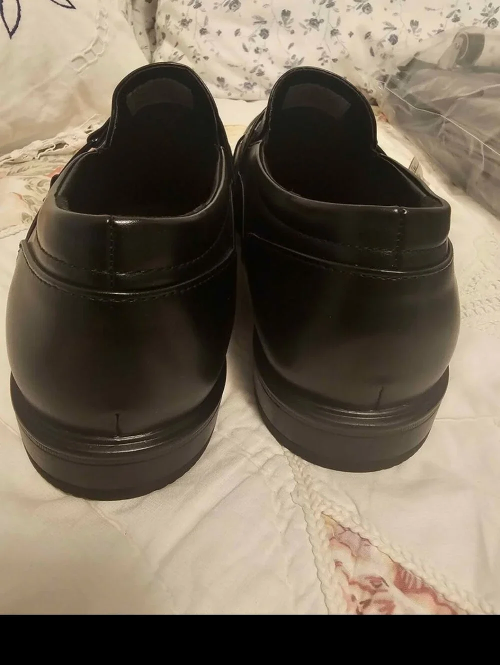 New mens size 11 Perry Ellis portfolio (ultrafoam)